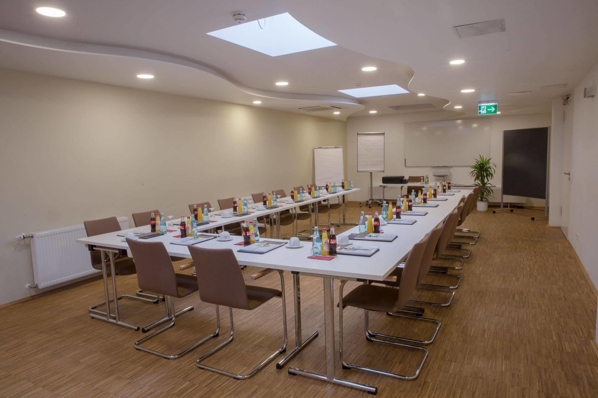 Goethe Business By Trip Hotel Frankfurt am Main